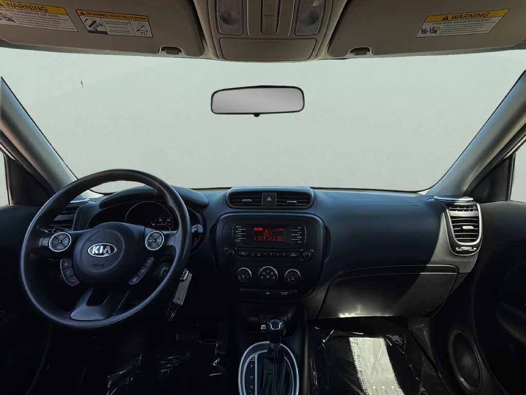 Used 2015 Clear White Kia Plus image 24