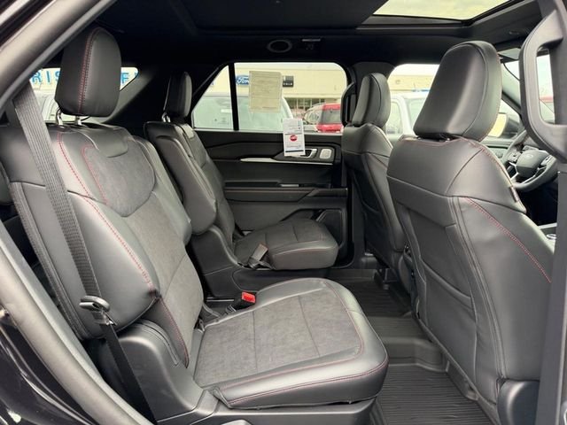New 2026 Agate Black Metallic Ford ST image 5