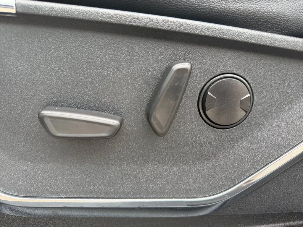 Used 2024 Gray Ford Lariat image 31