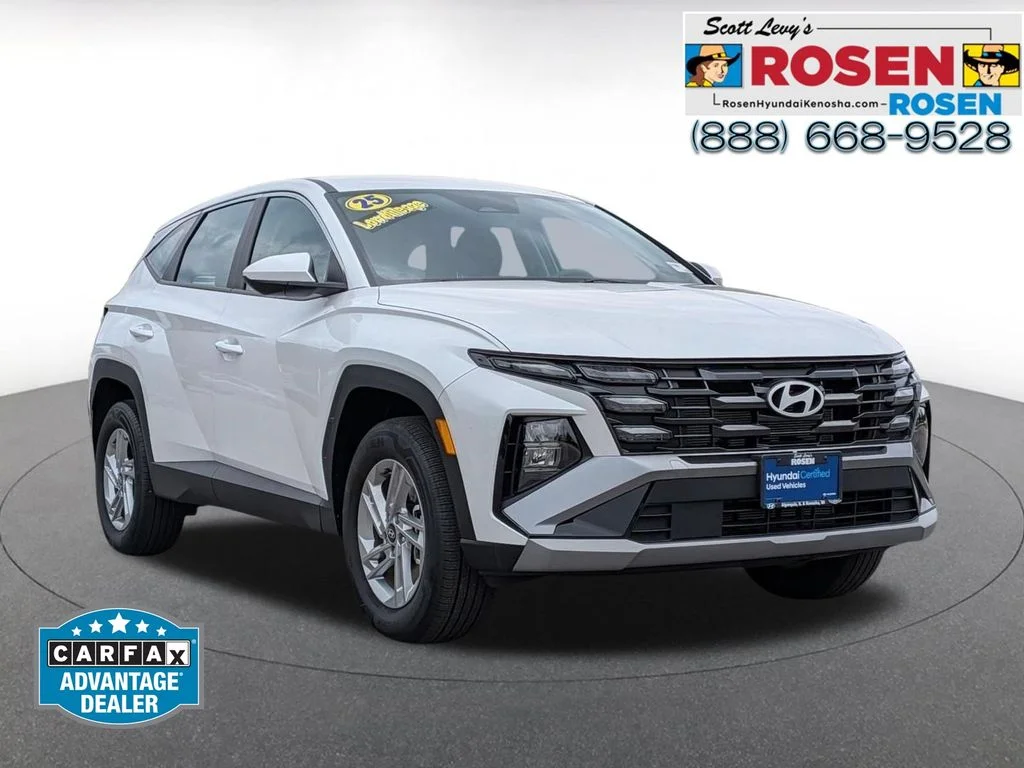 Used 2025 White Hyundai SE image 1