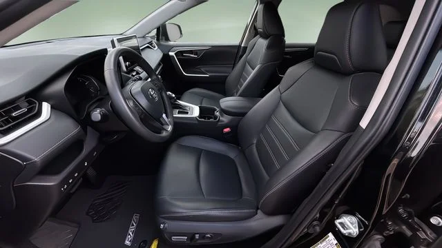 Used 2024 Black Toyota XLE Premium image 20