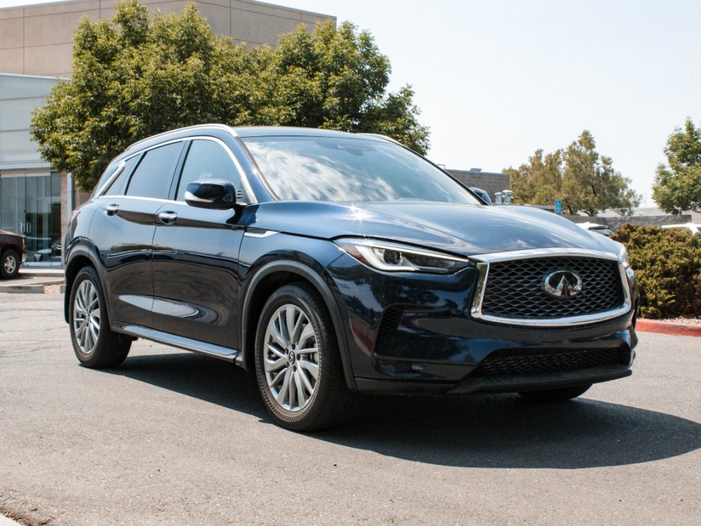 Used 2024 Hermosa Blue INFINITI LUXE image 3