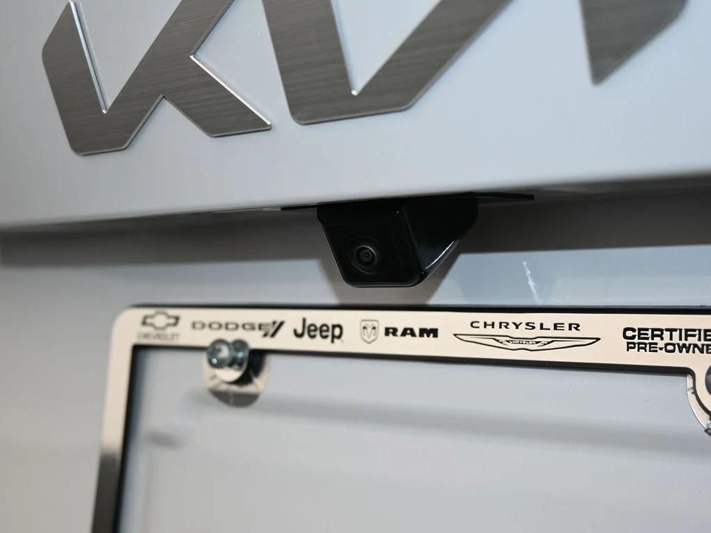 Used 2025 Glacial White Pearl Kia EX image 36