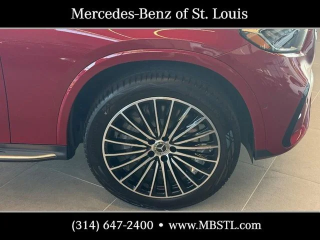 New 2026 MANUFAKTUR Patagonia Red Metallic Mercedes-Benz GLC 300 image 4