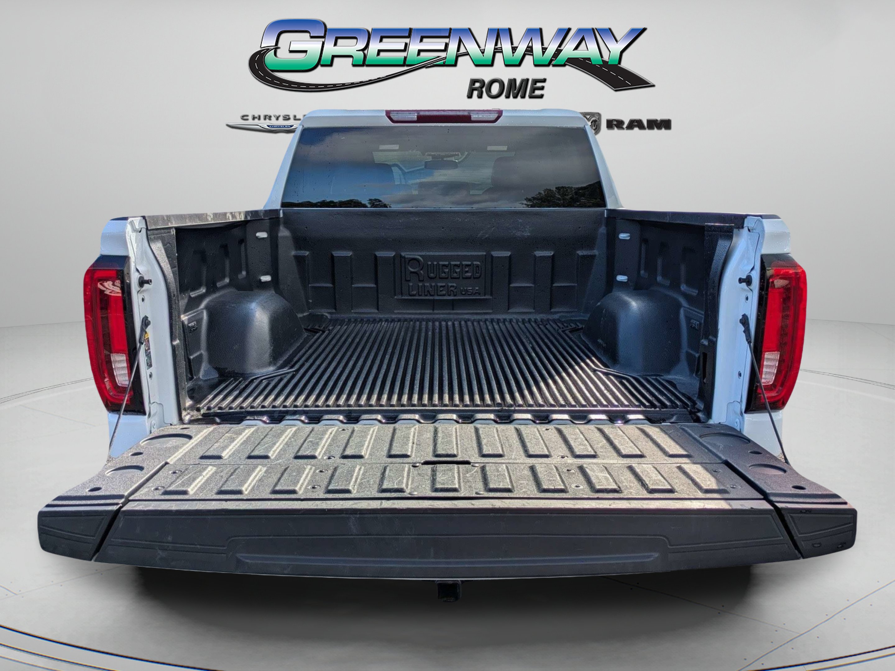 Used 2025 Summit White GMC SLT image 9