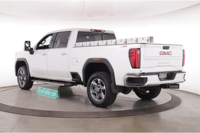 Used 2025 White GMC SLT image 10
