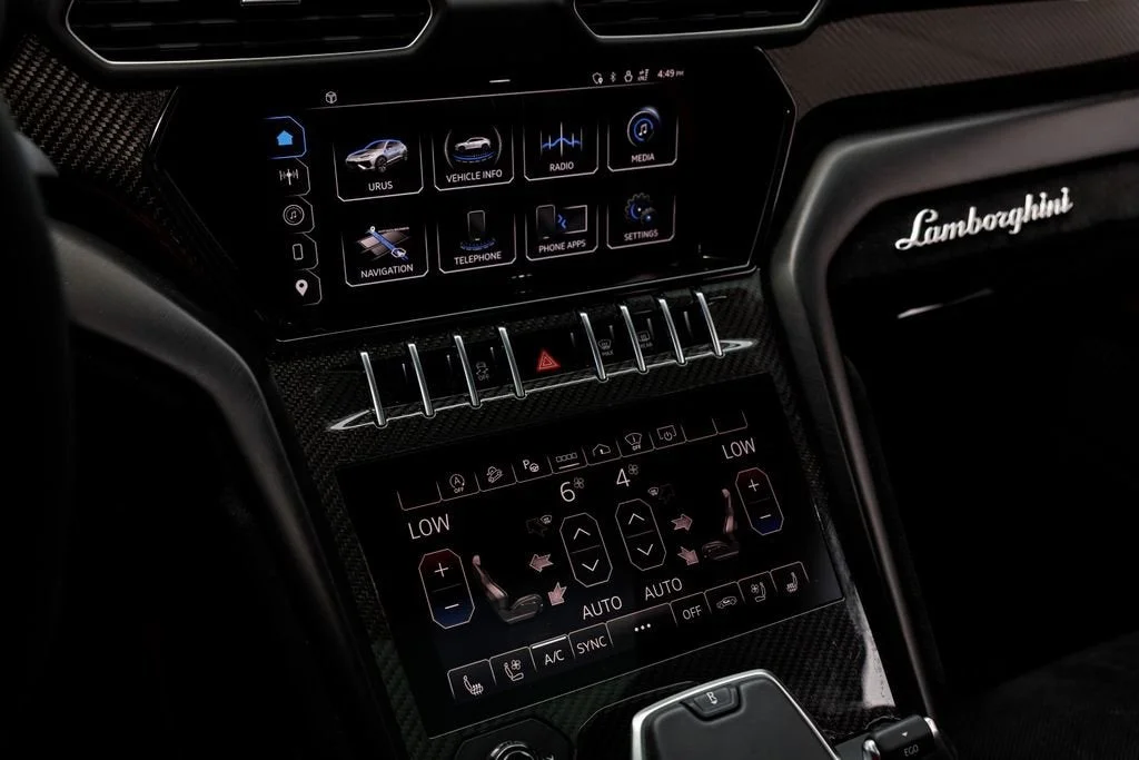 Used 2024 White Lamborghini Performante image 37