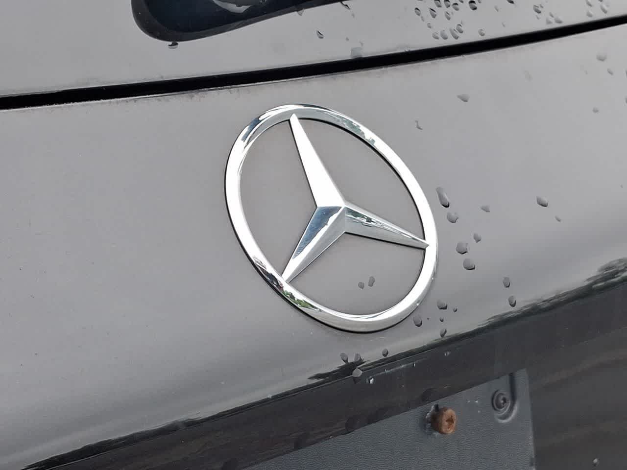 Used 2020 Obsidian Black Metallic Mercedes-Benz GLC 300 image 28