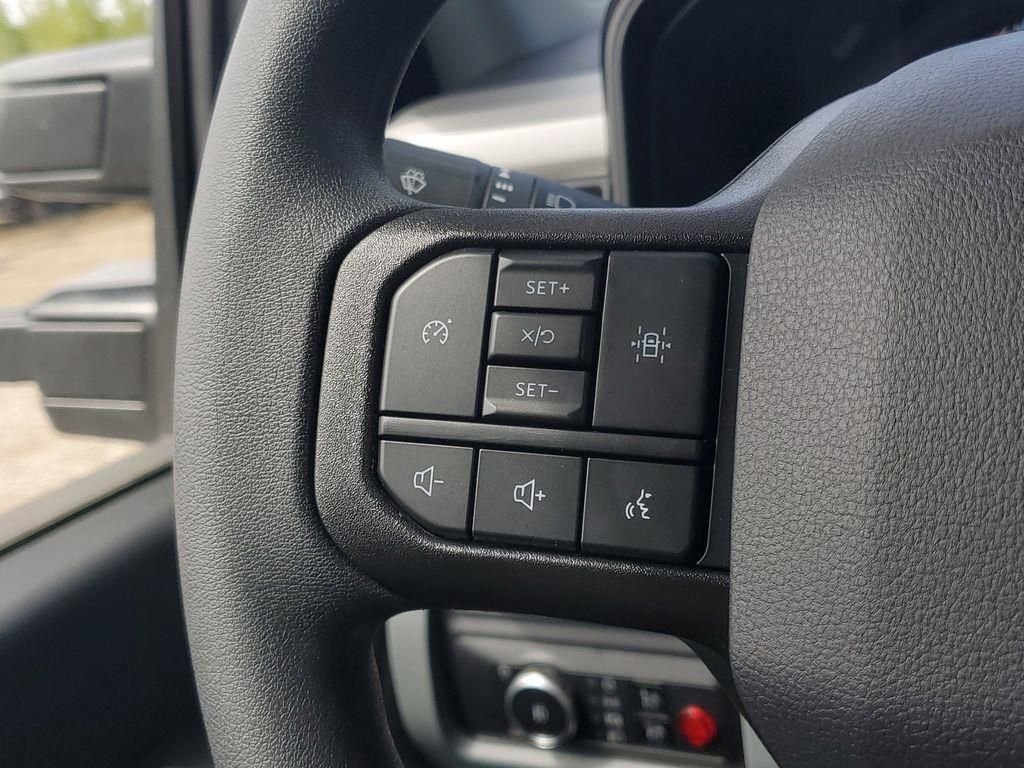 New 2026 Oxford White Ford F-550® XL image 10