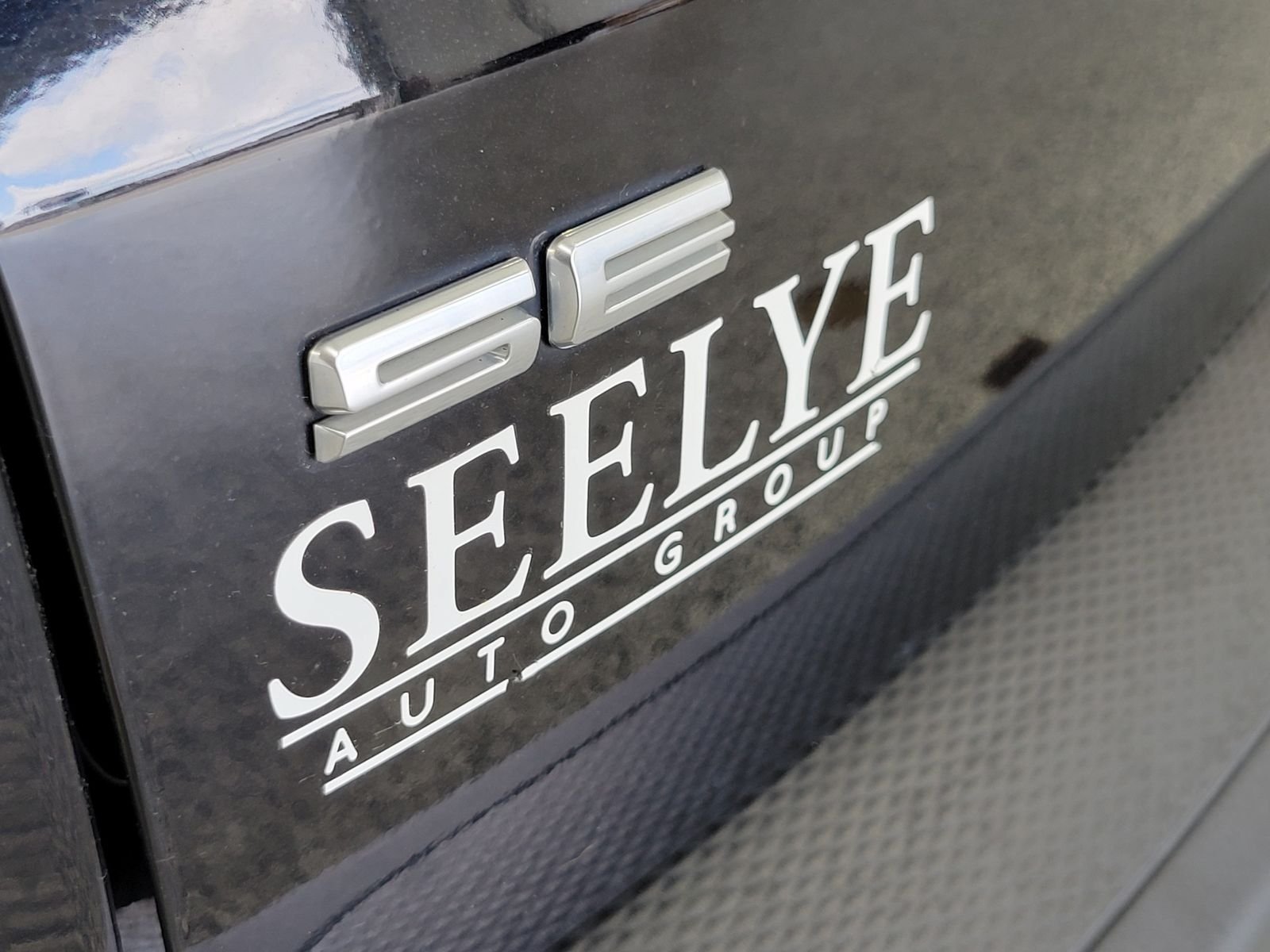 Used 2020  Ford SE image 31