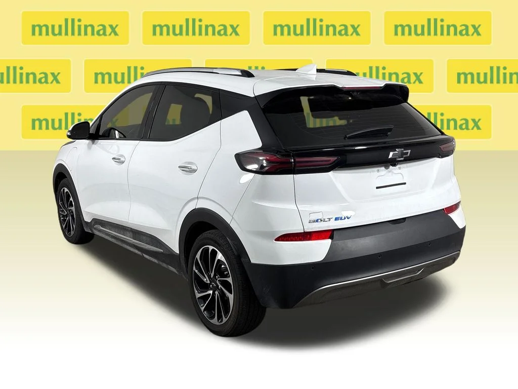 Used 2023 White Chevrolet Premier image 12