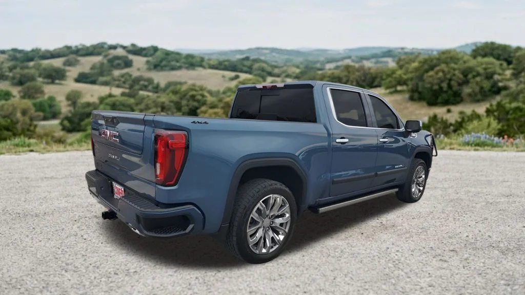 Used 2024  GMC Denali image 10