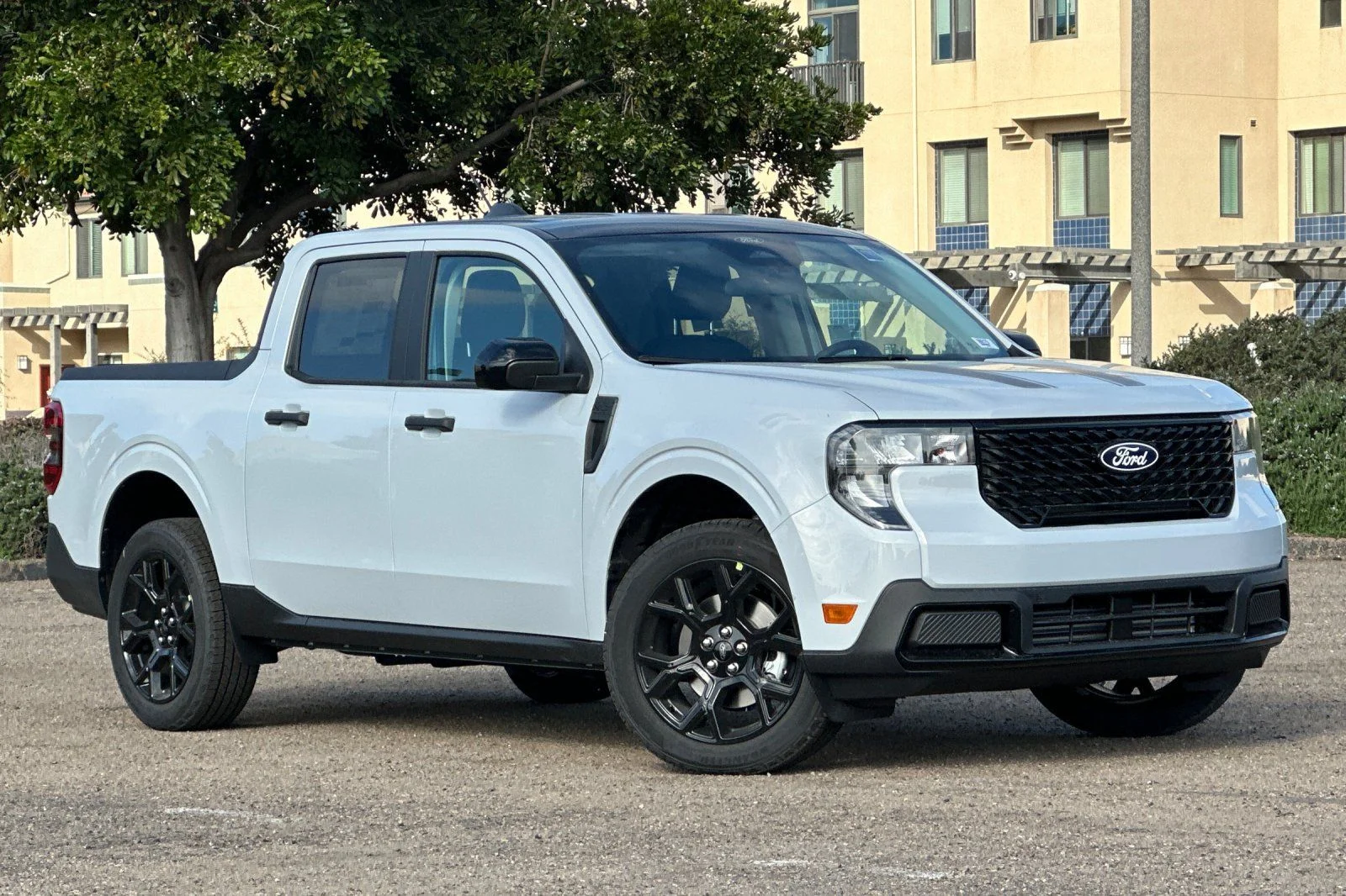 New 2026 Space White Metallic Ford XLT image 1
