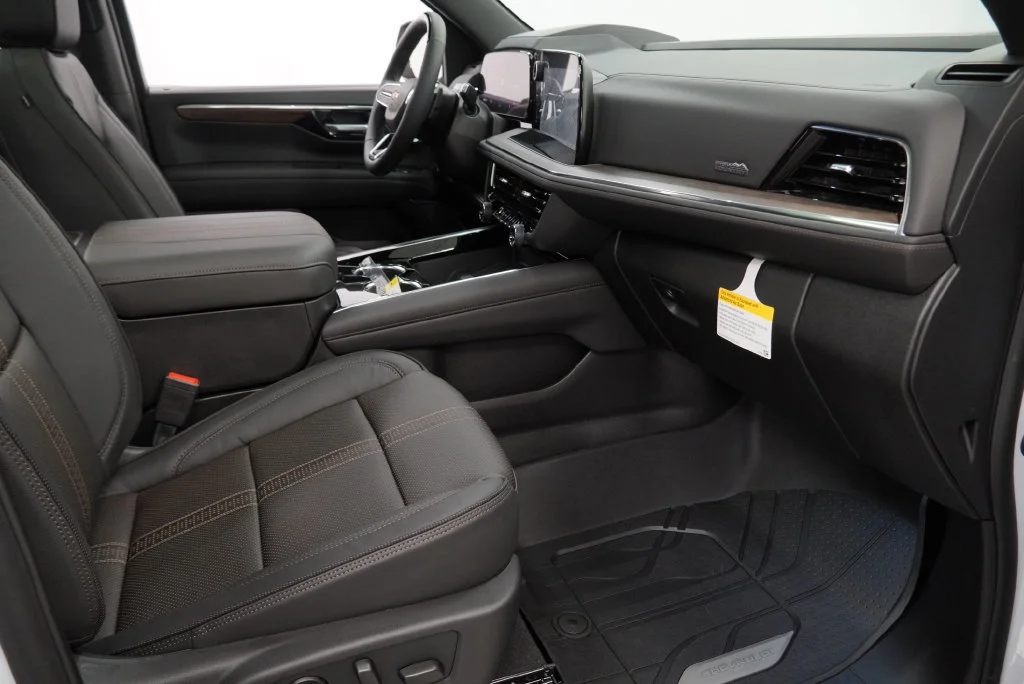 New 2026 Polar White Tricoat Chevrolet High Country image 33