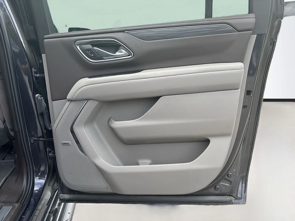 Used 2024 Silver GMC SLT image 23