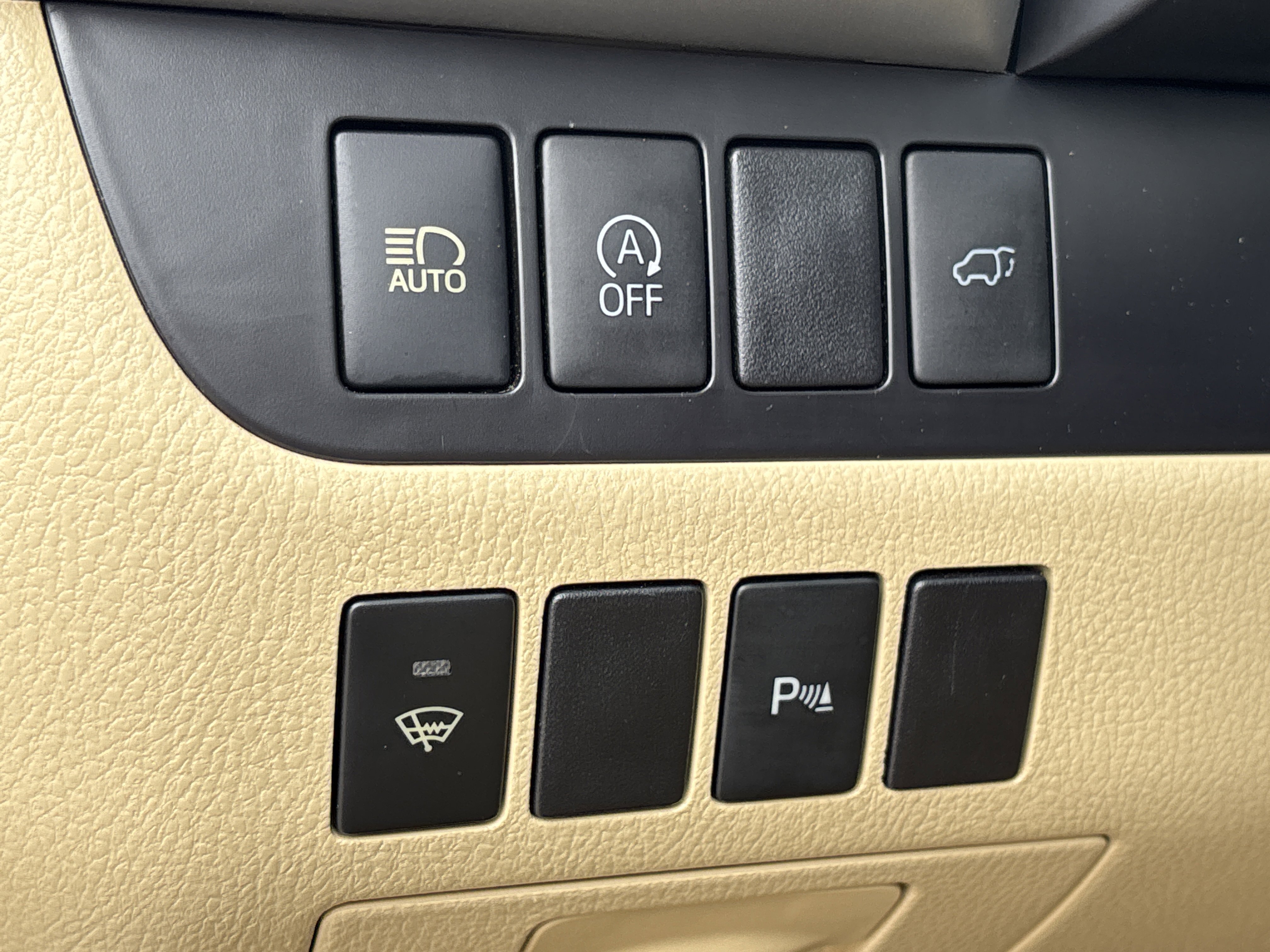Used 2018 Midnight Black Metallic Toyota Limited AWD image 28
