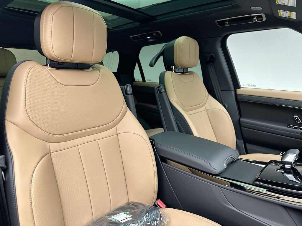New 2026 Varesine Blue Land Rover Dynamic SE image 6