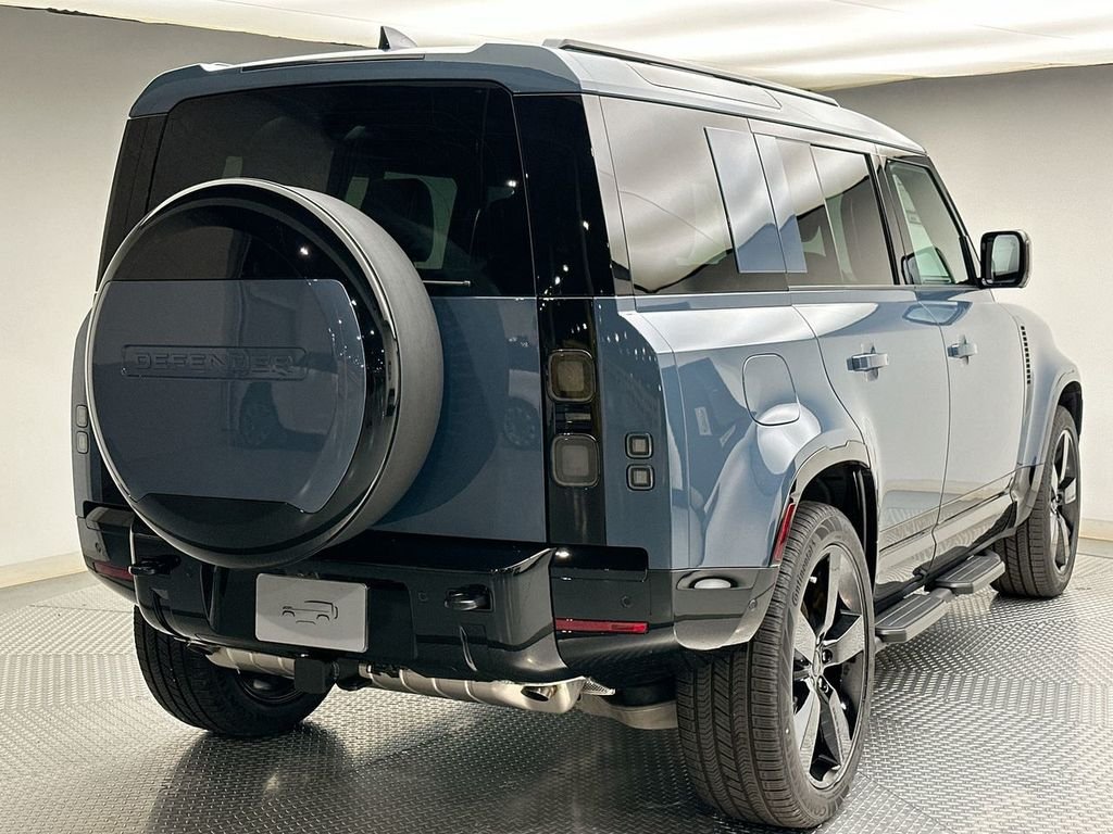 New 2026 Tasman Blue Metallic Land Rover X-Dynamic SE image 3