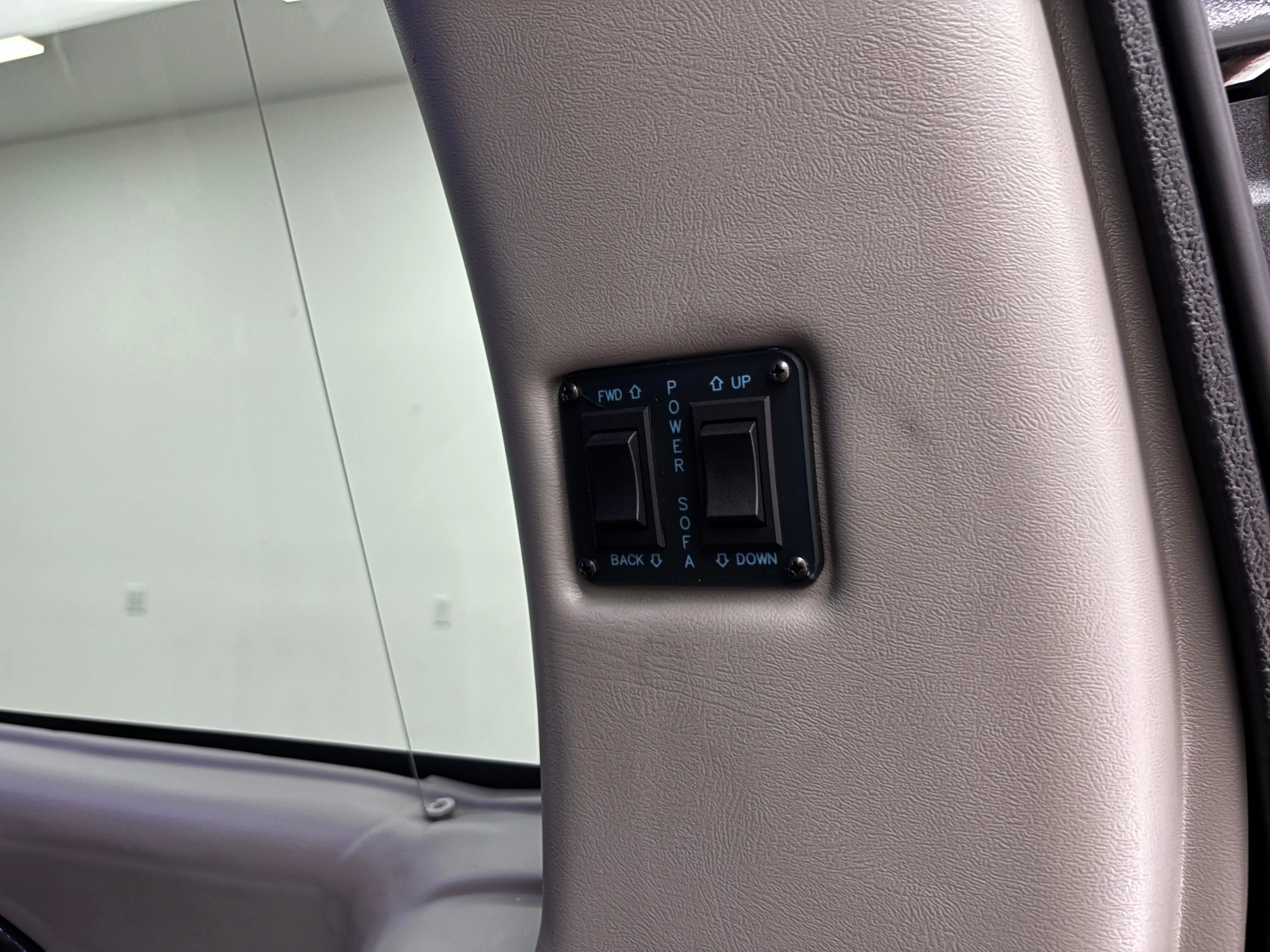 Used 2020 Onyx Black GMC Explorer Limited SE image 12