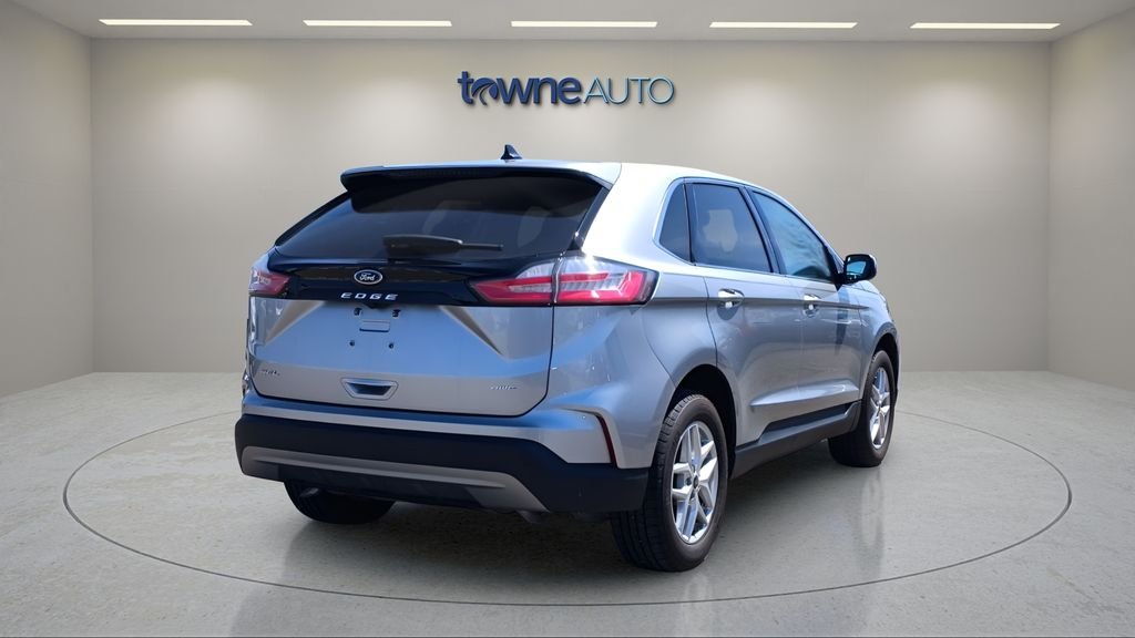 Used 2024 Silver Ford SEL image 5