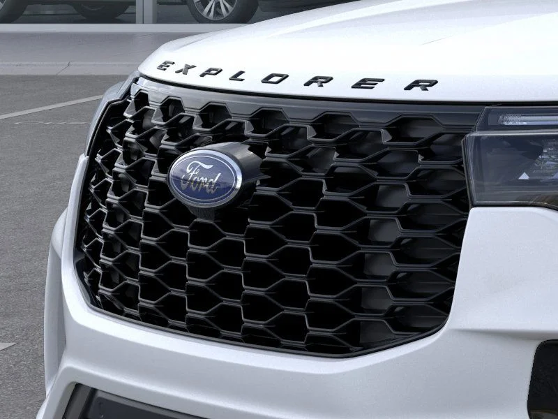 New 2026 Star White Metallic Tri-Coat Ford ST-Line image 17