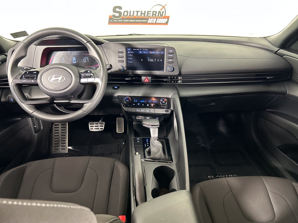 Used 2025 Blue Hyundai SEL Sport image 18