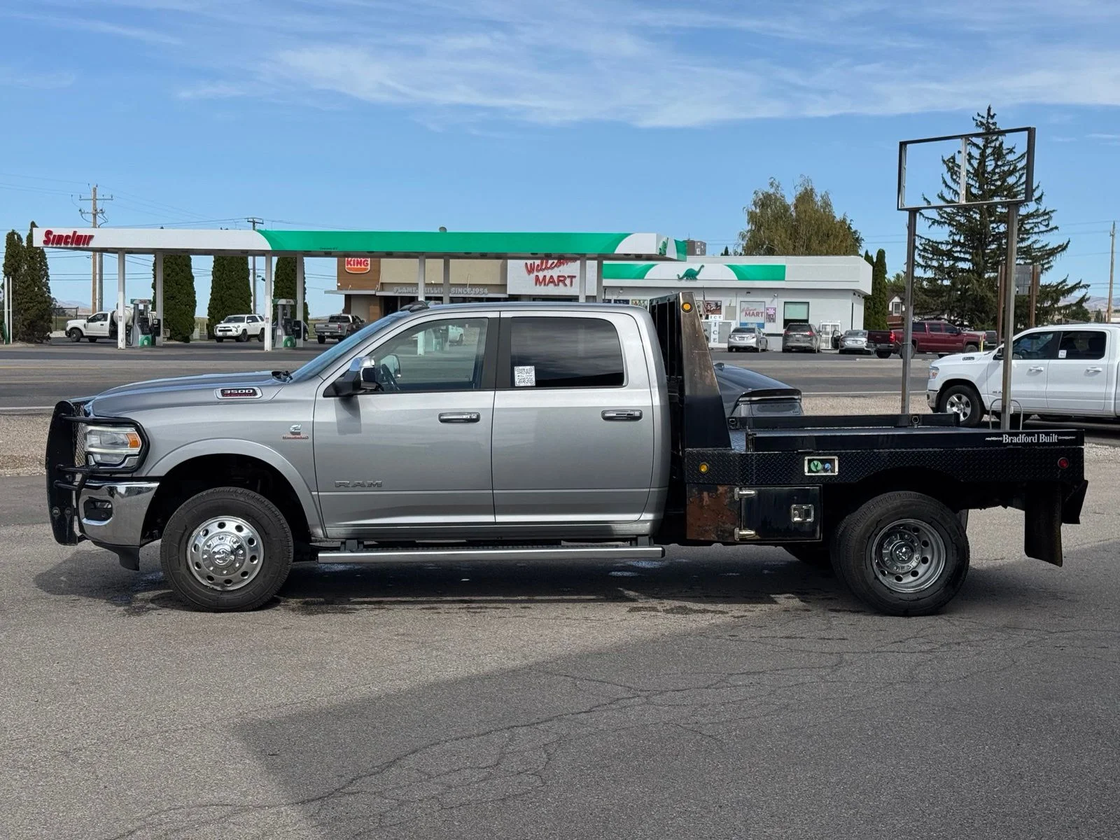 Used 2022 Silver Ram Laramie image 5