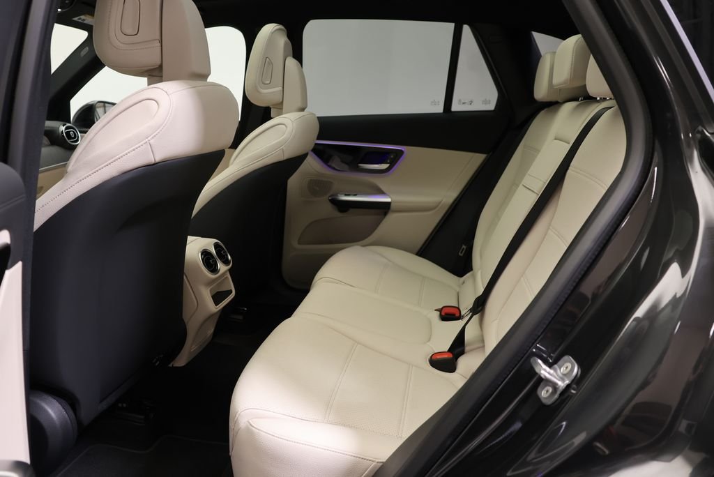 Used 2027  Mercedes-Benz GLC 300 image 42