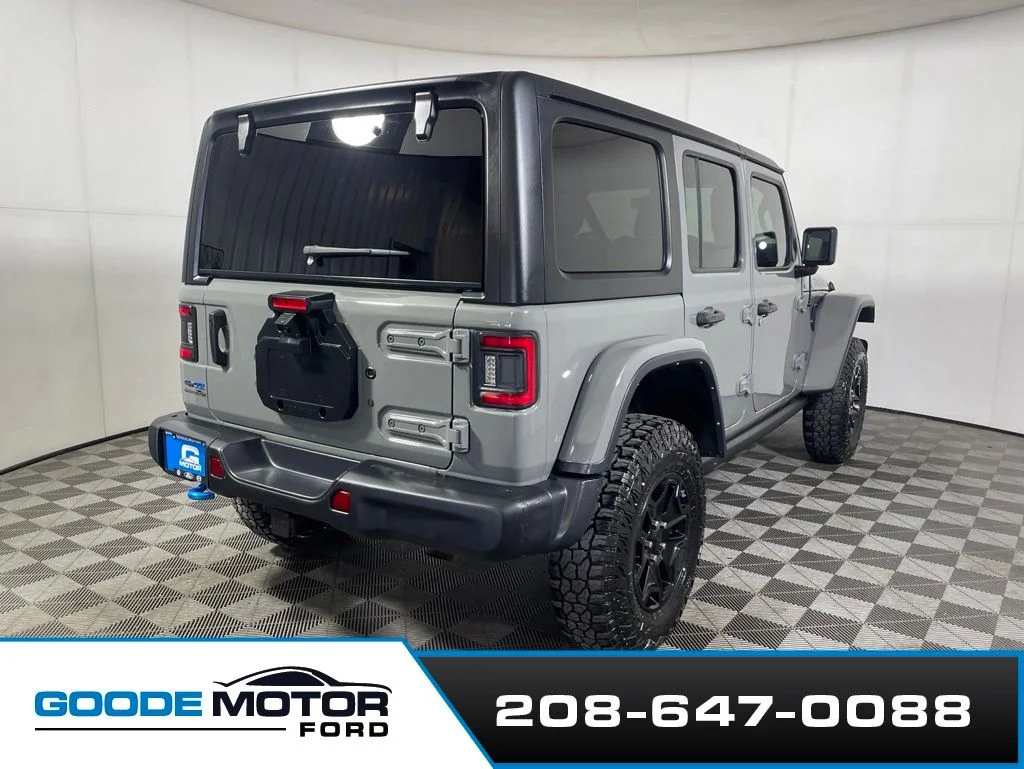 Used 2023 Gray Jeep Rubicon 4xe image 7