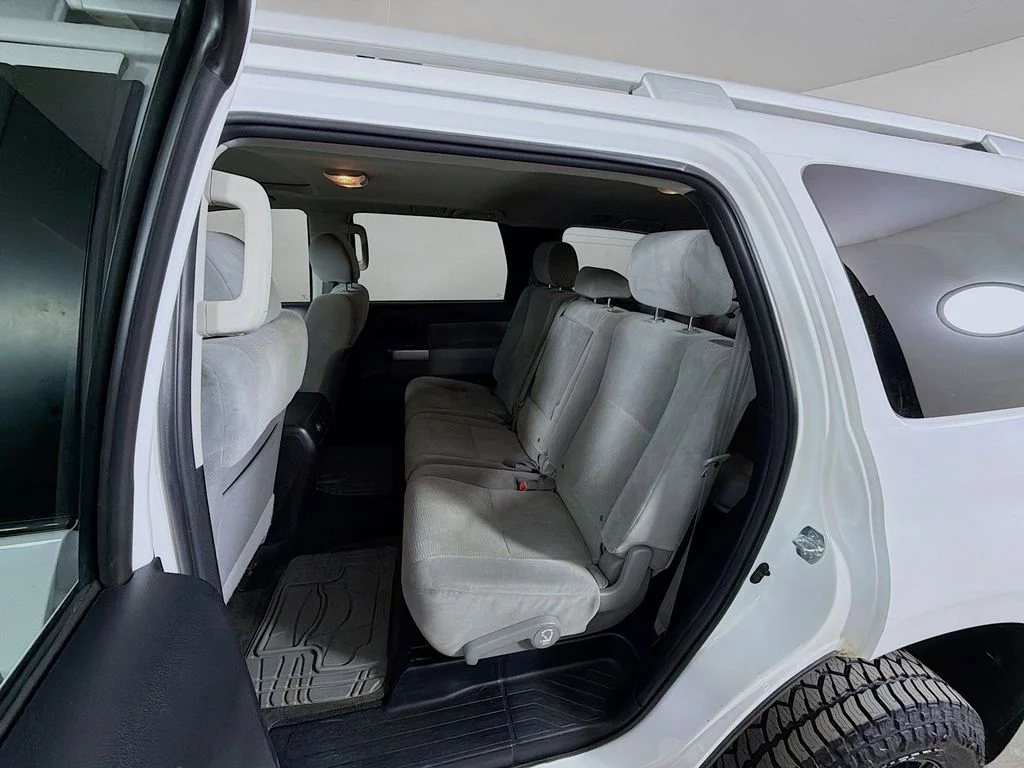 Used 2019 White Toyota SR5 image 20