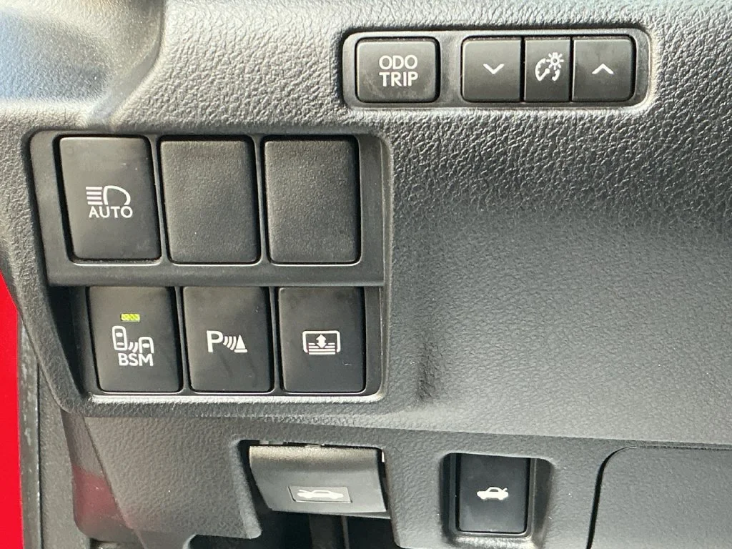 Used 2018 Red Lexus 350 image 26