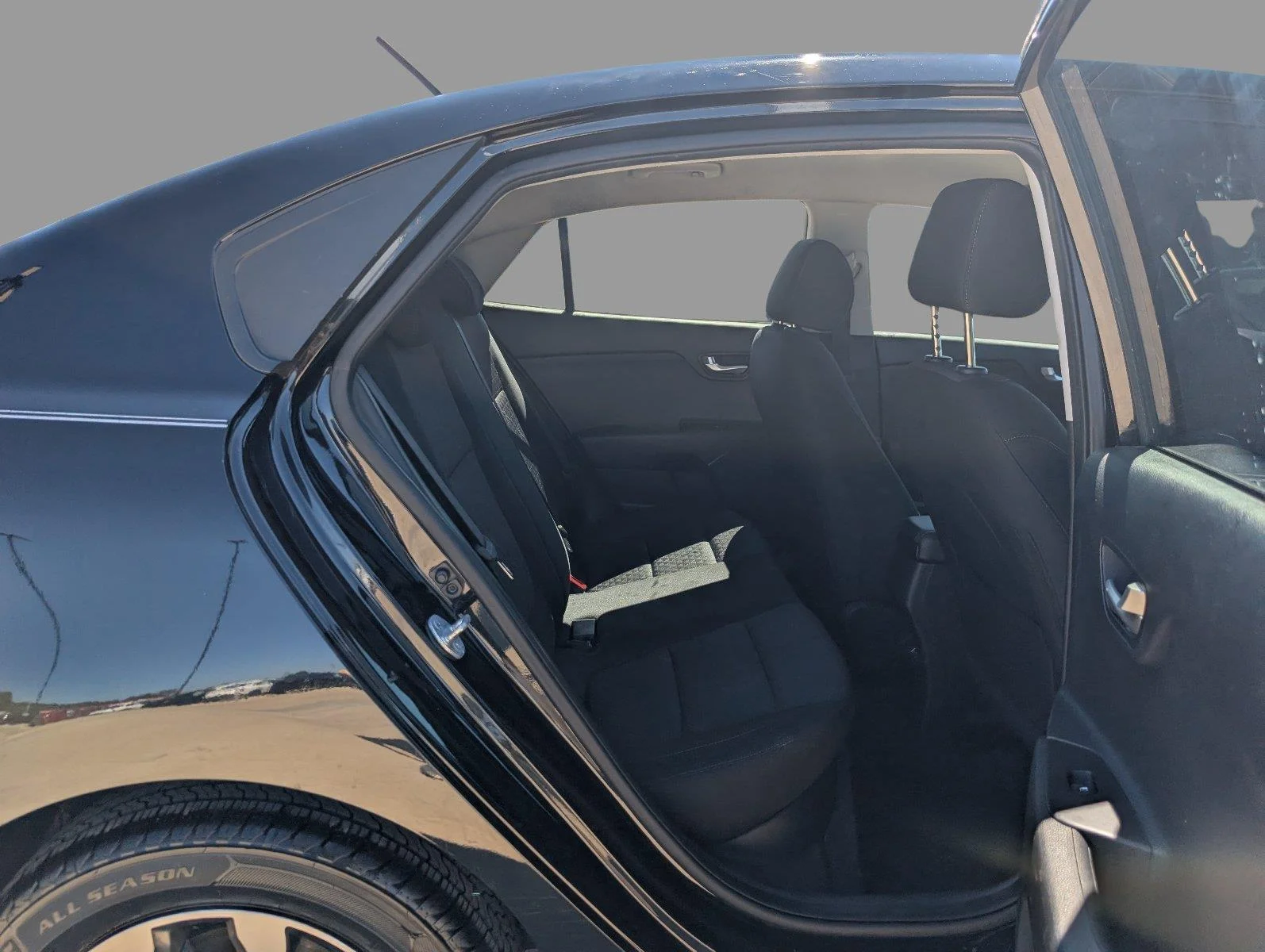Used 2023 Aurora Black Kia S image 21