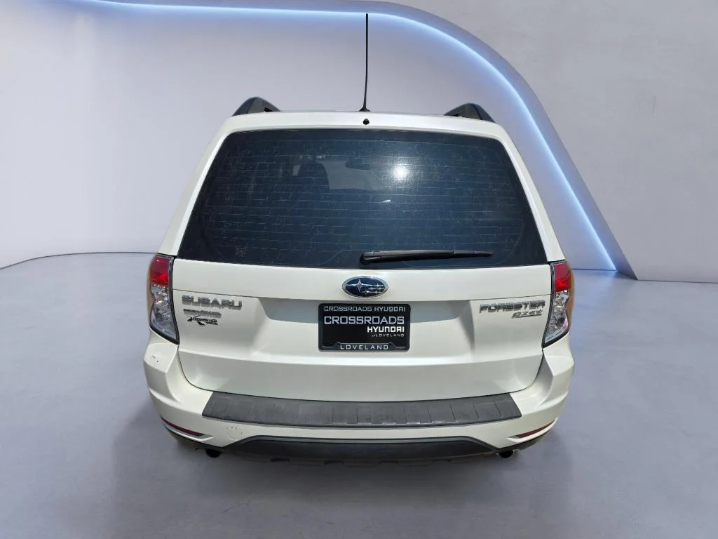 Used 2013 Satin White Pearl Subaru 2.5X image 4