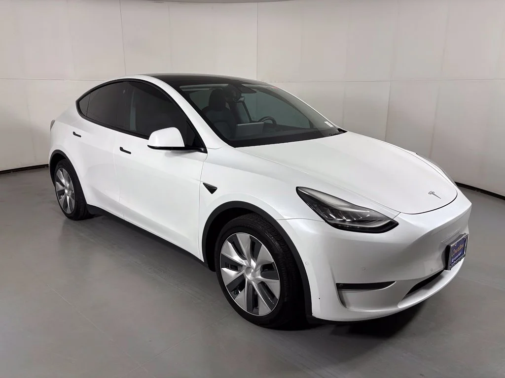 Used 2021 White Tesla Long Range image 2