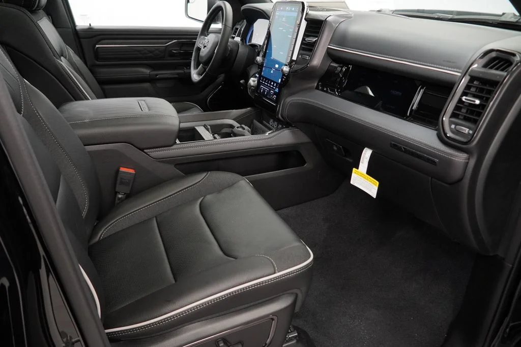 New 2026 Diamond Black Crystal Pearl-Coat Exterior Paint RAM Limited image 36