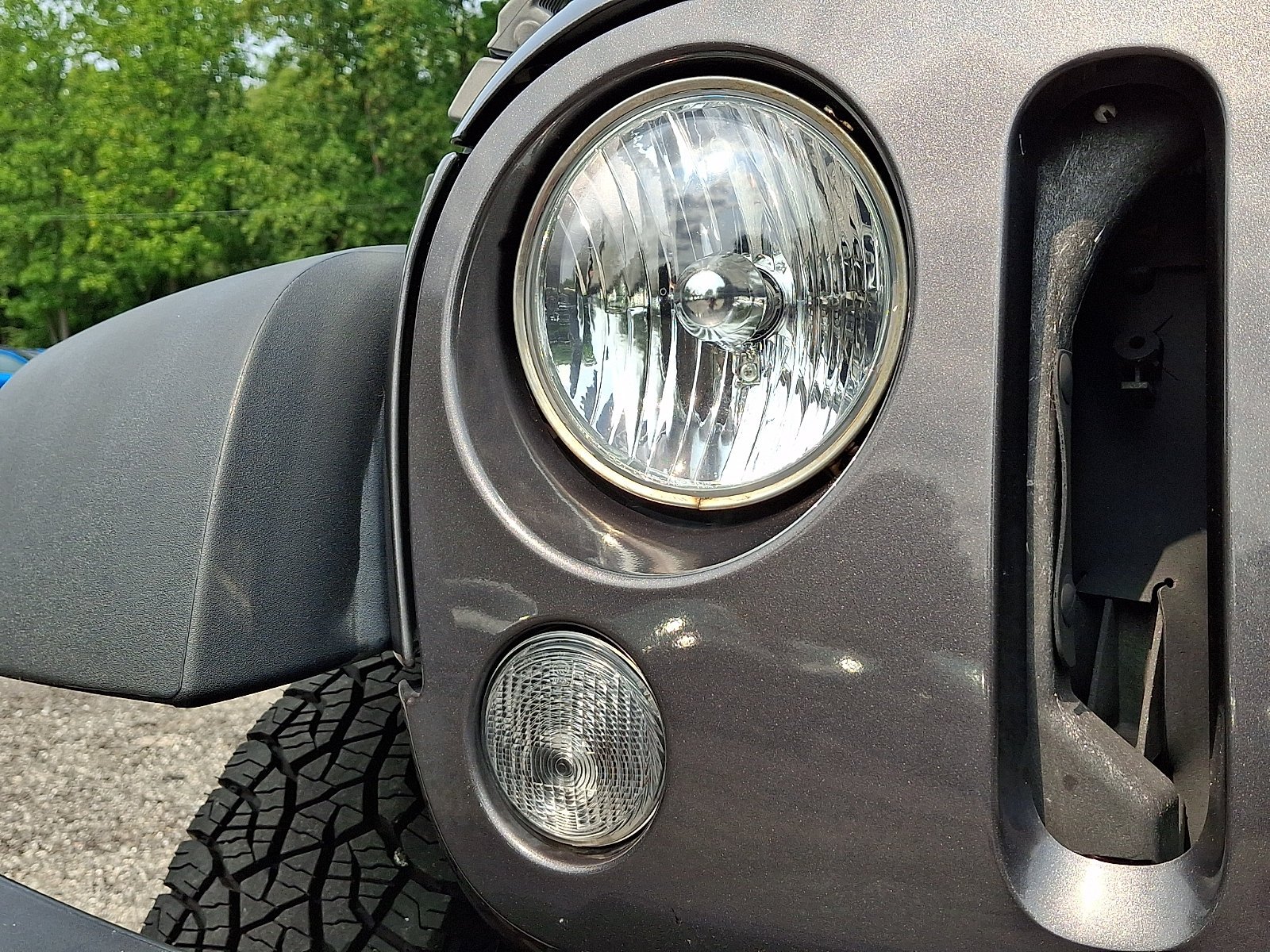 Used 2016 Granite Crystal Metallic Clearcoat Jeep Sport image 9