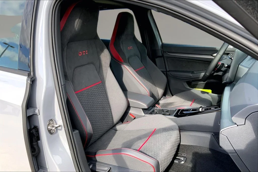 New 2026 Moonstone Gray Volkswagen SE image 11