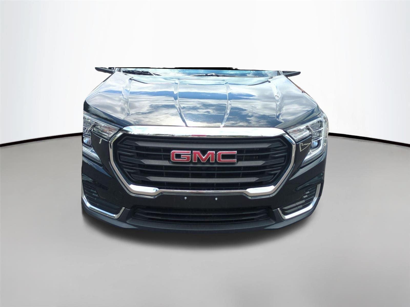 Used 2024 Ebony Twilight Metallic GMC SLE image 14