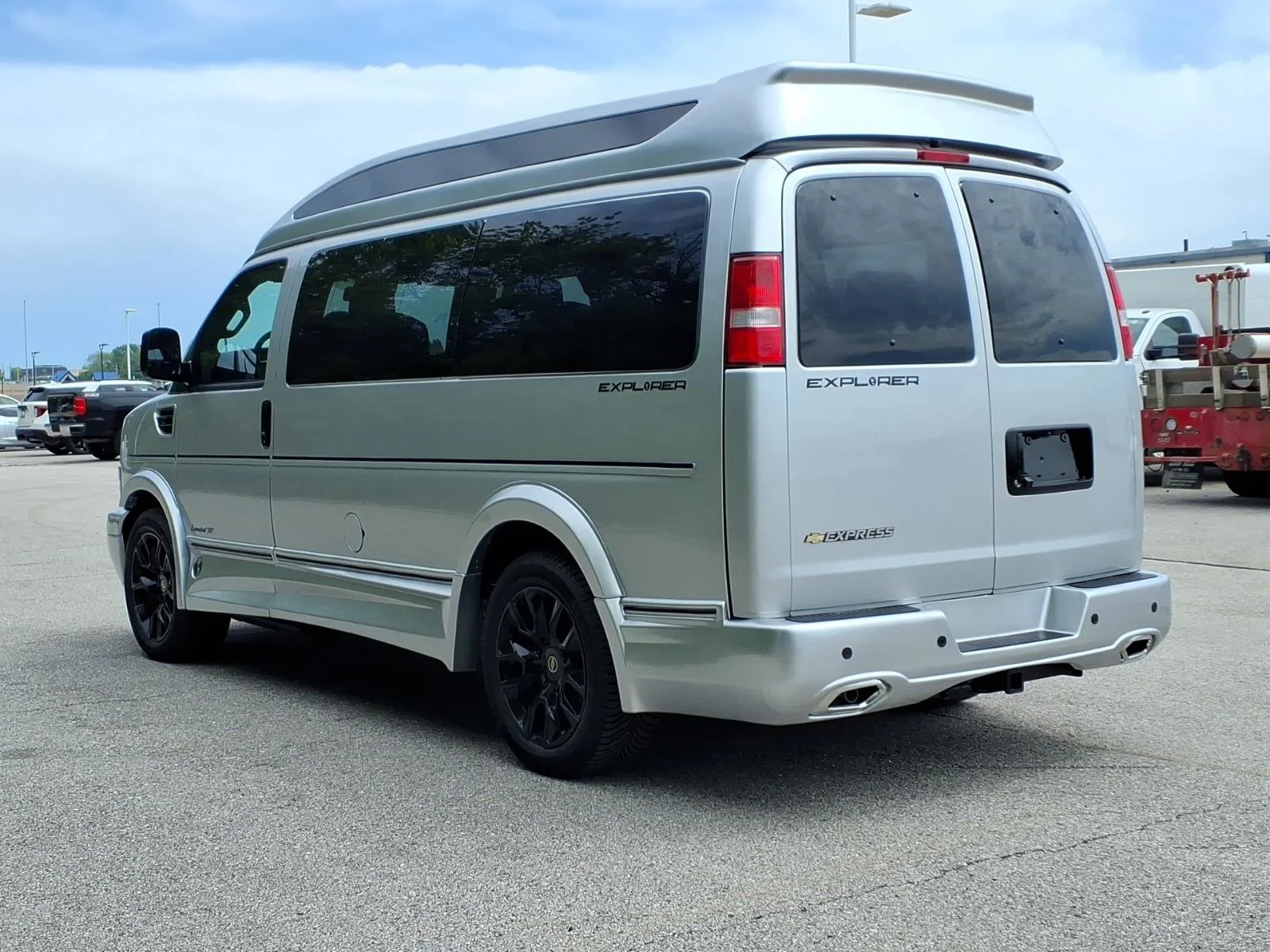 New 2026 Silver Ice Metallic Chevrolet WT image 4