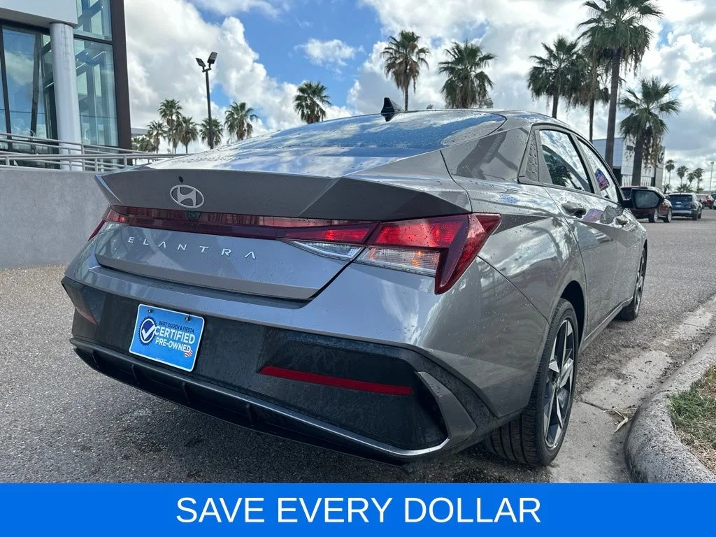 Used 2024  Hyundai SEL image 4