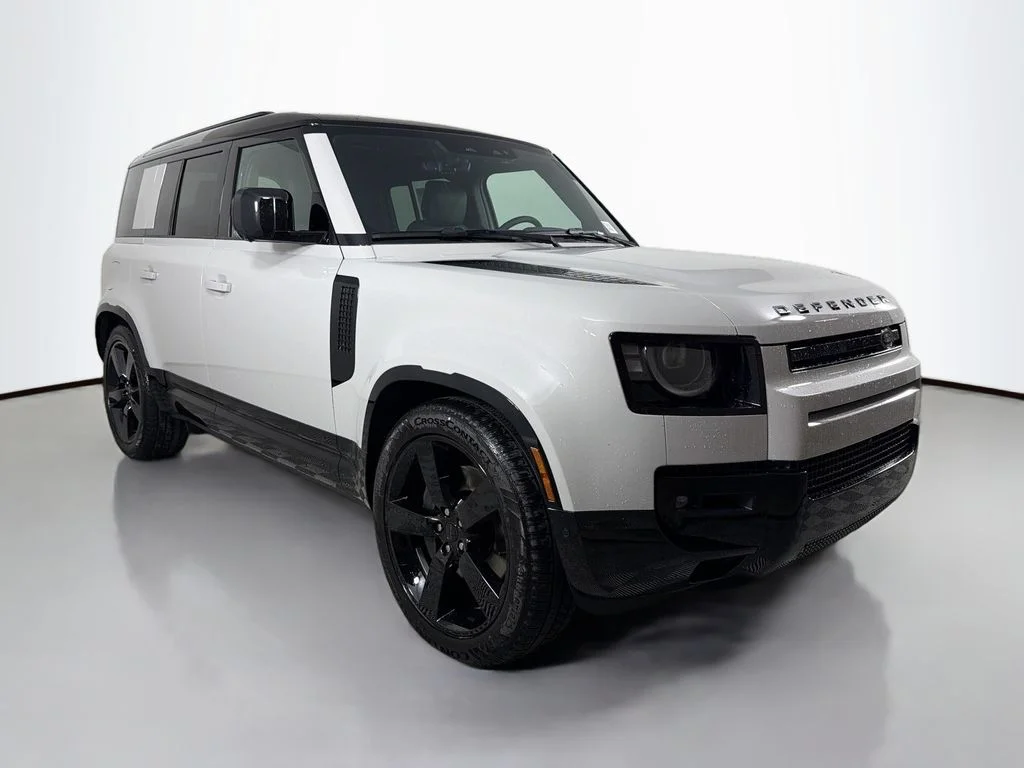 New 2026 Borasco Grey Metallic Land Rover X-Dynamic SE image 3
