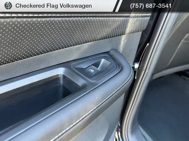 New 2026 Black Volkswagen 2.0T SE w/Technology image 28