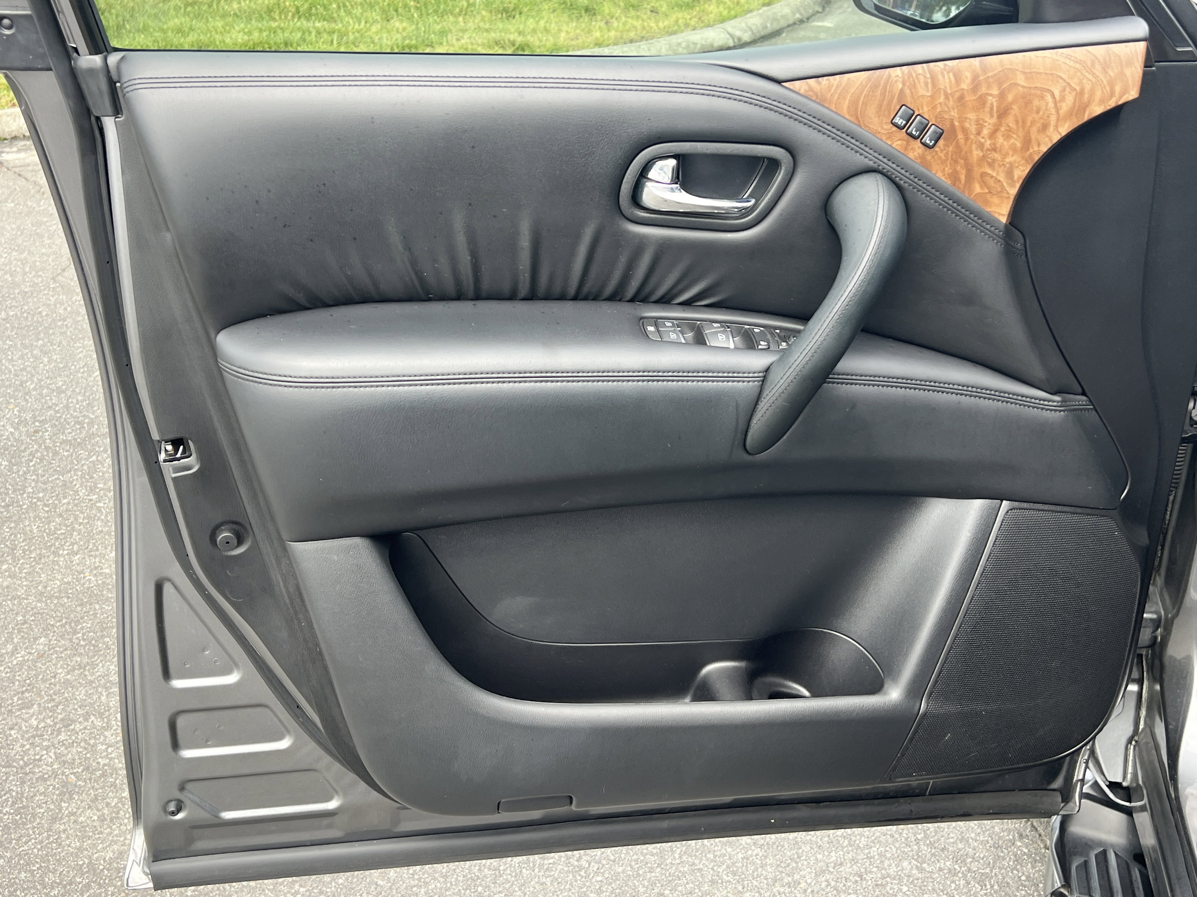 Certified Used 2022 Gun Metallic Nissan SL image 20