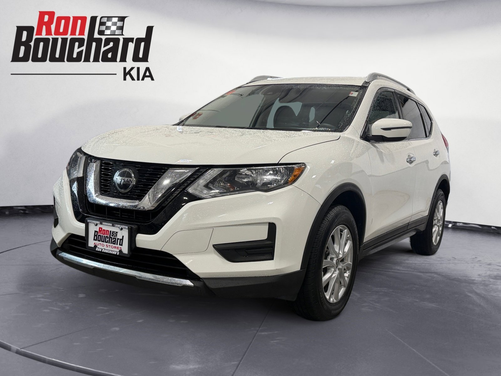 Used 2019 Glacier White Nissan SV image 5