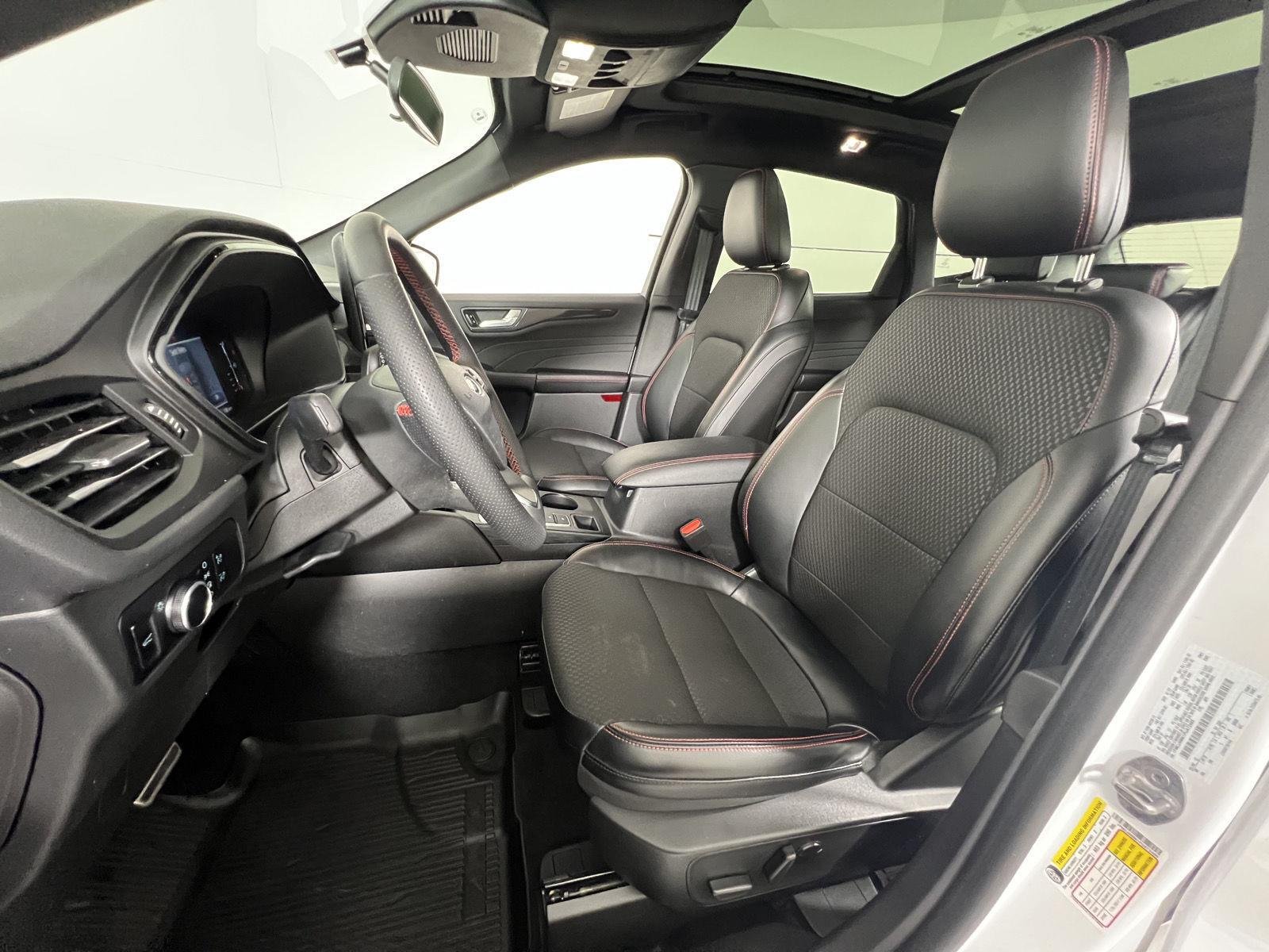 Used 2023 Oxford White Ford ST-Line image 2