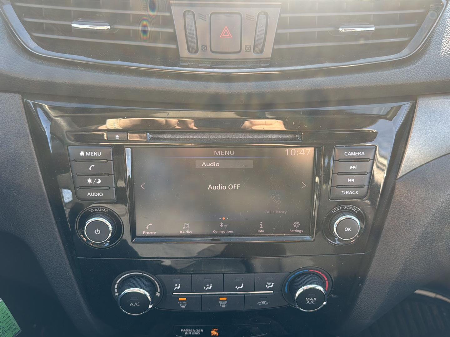 Used 2019 Glacier White Nissan S image 17