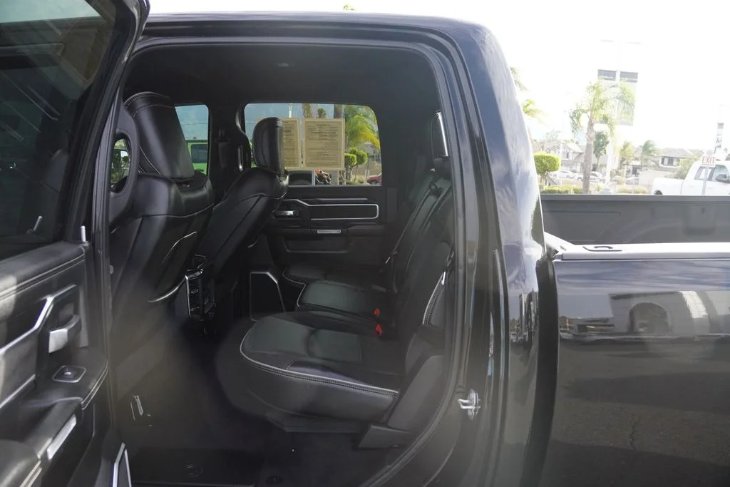 Used 2019 Black Ram Laramie image 32