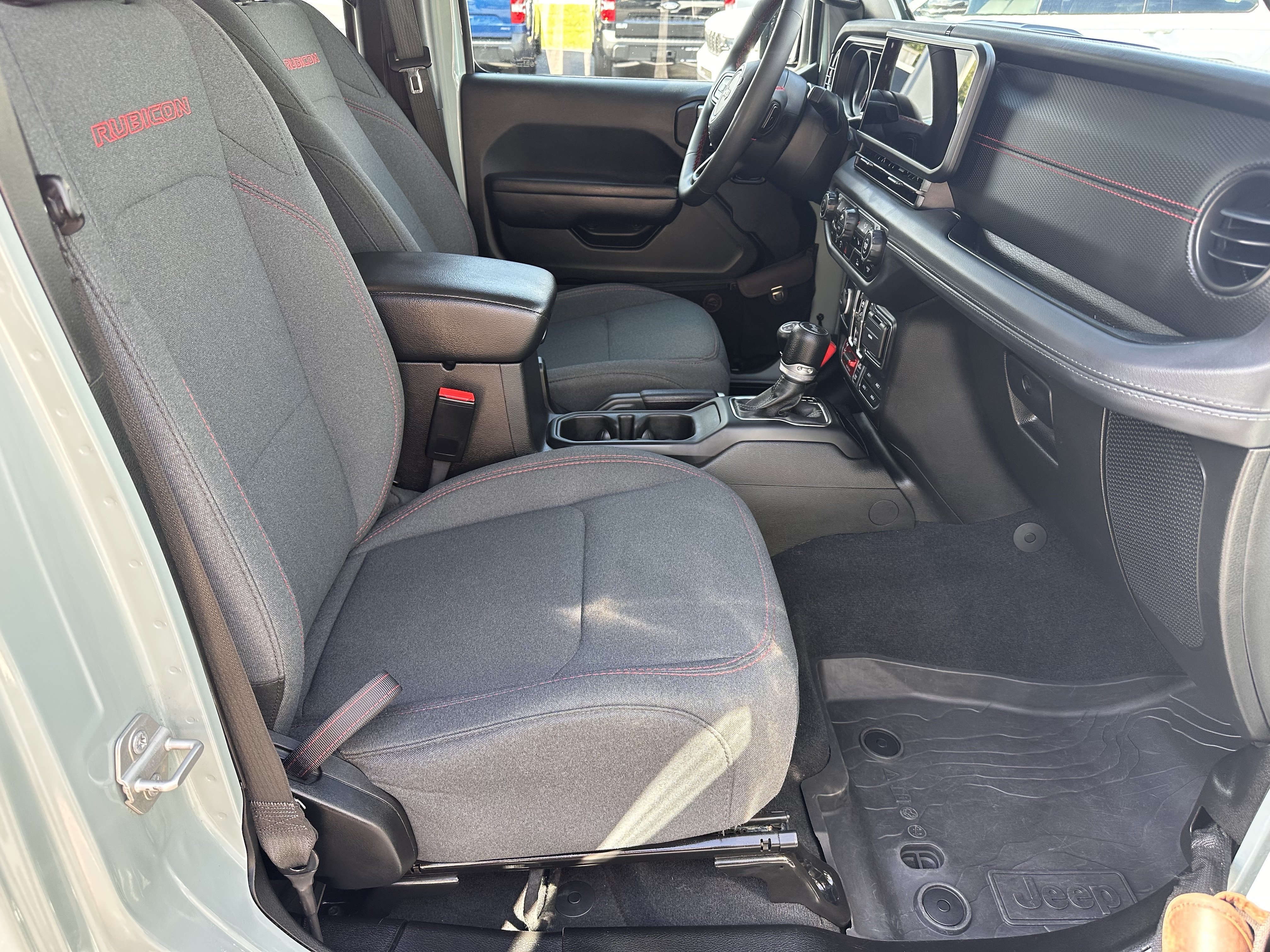 Certified Used 2024 Earl Clearcoat Jeep Rubicon image 14