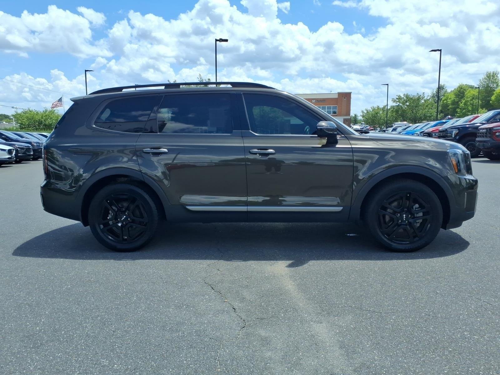 Used 2023 Dark Moss Kia SX X-Line image 12