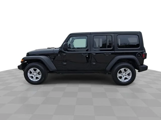 Certified Used 2022 Black Clearcoat Jeep Unlimited Sport S image 5